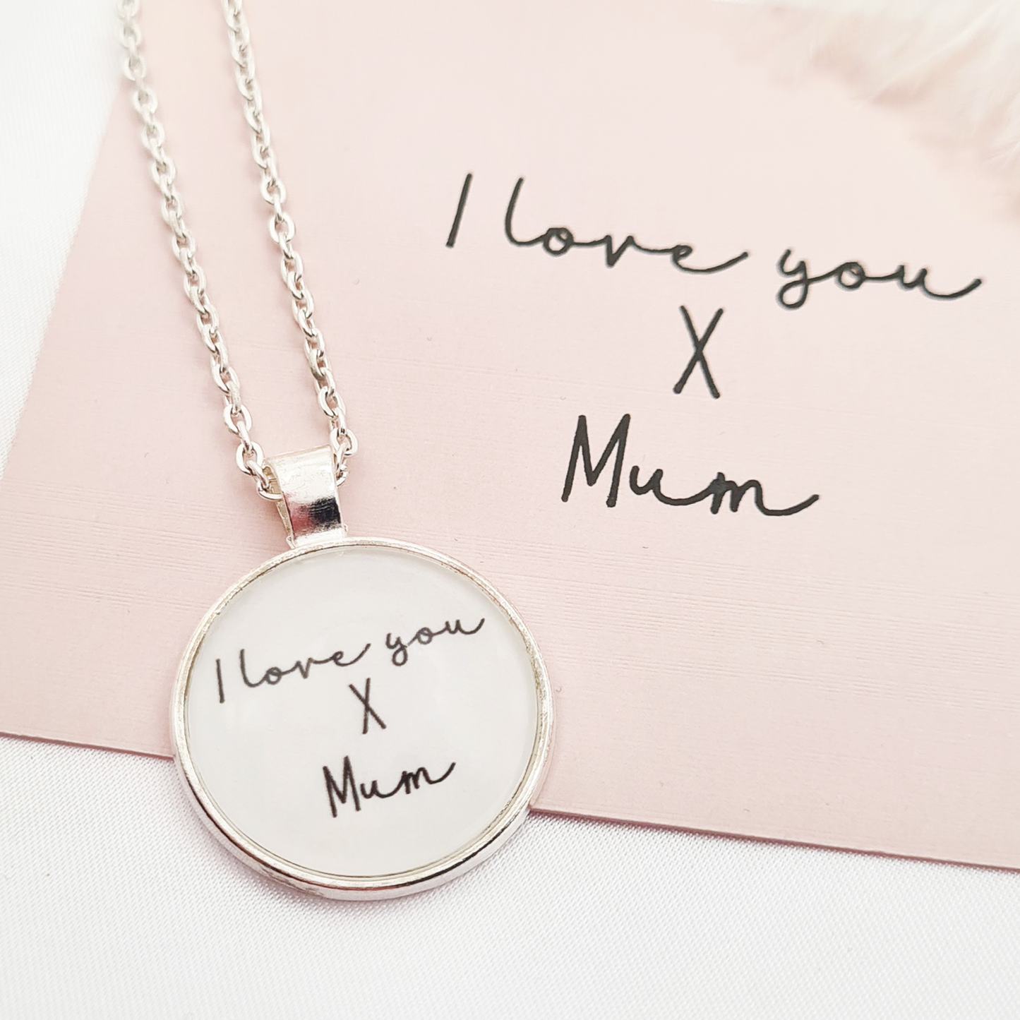 Personalised handwriting necklace in silver with pendant close up