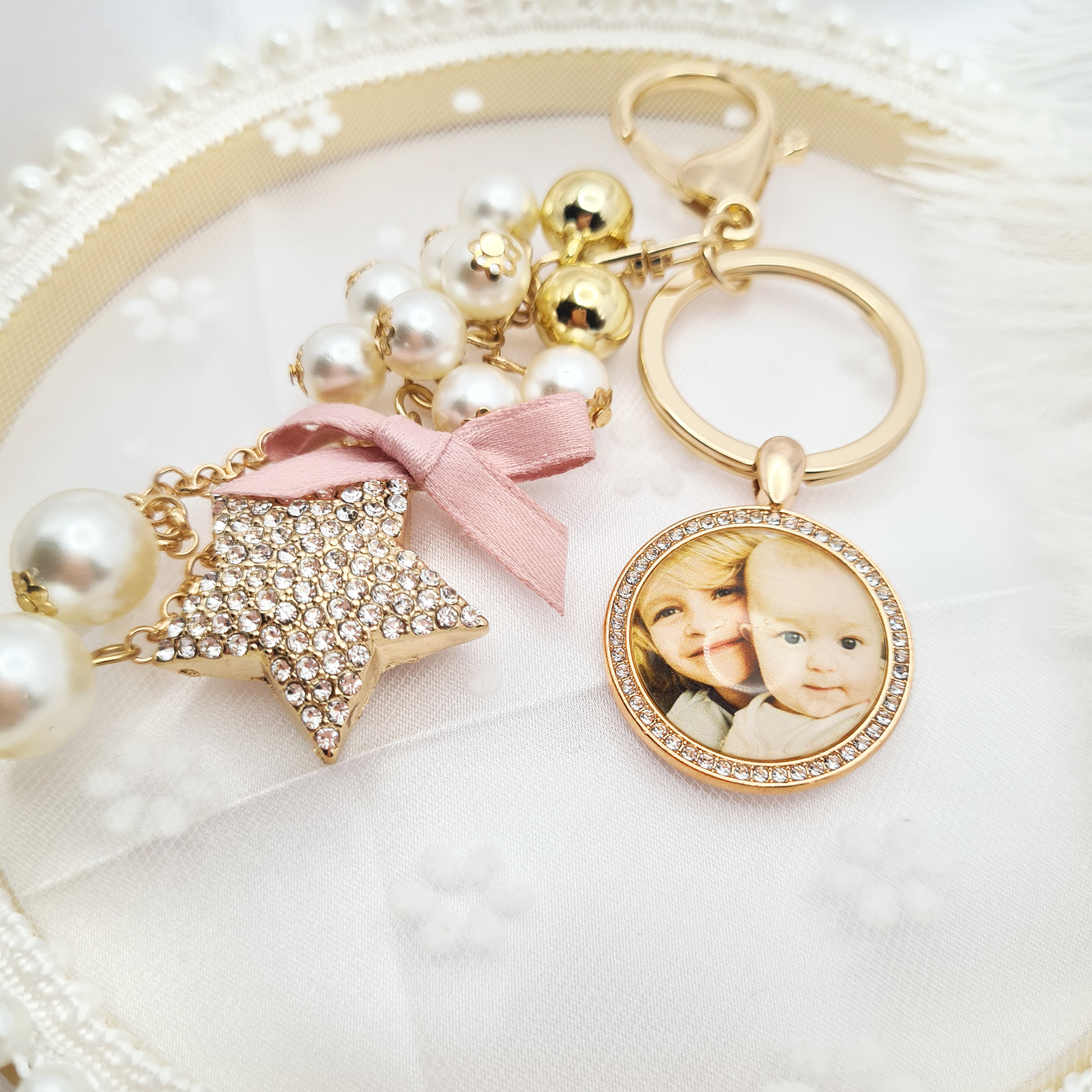 Gold round glitter pendant with pearls, gold balls and a glitter star personalised with a photo set in glass